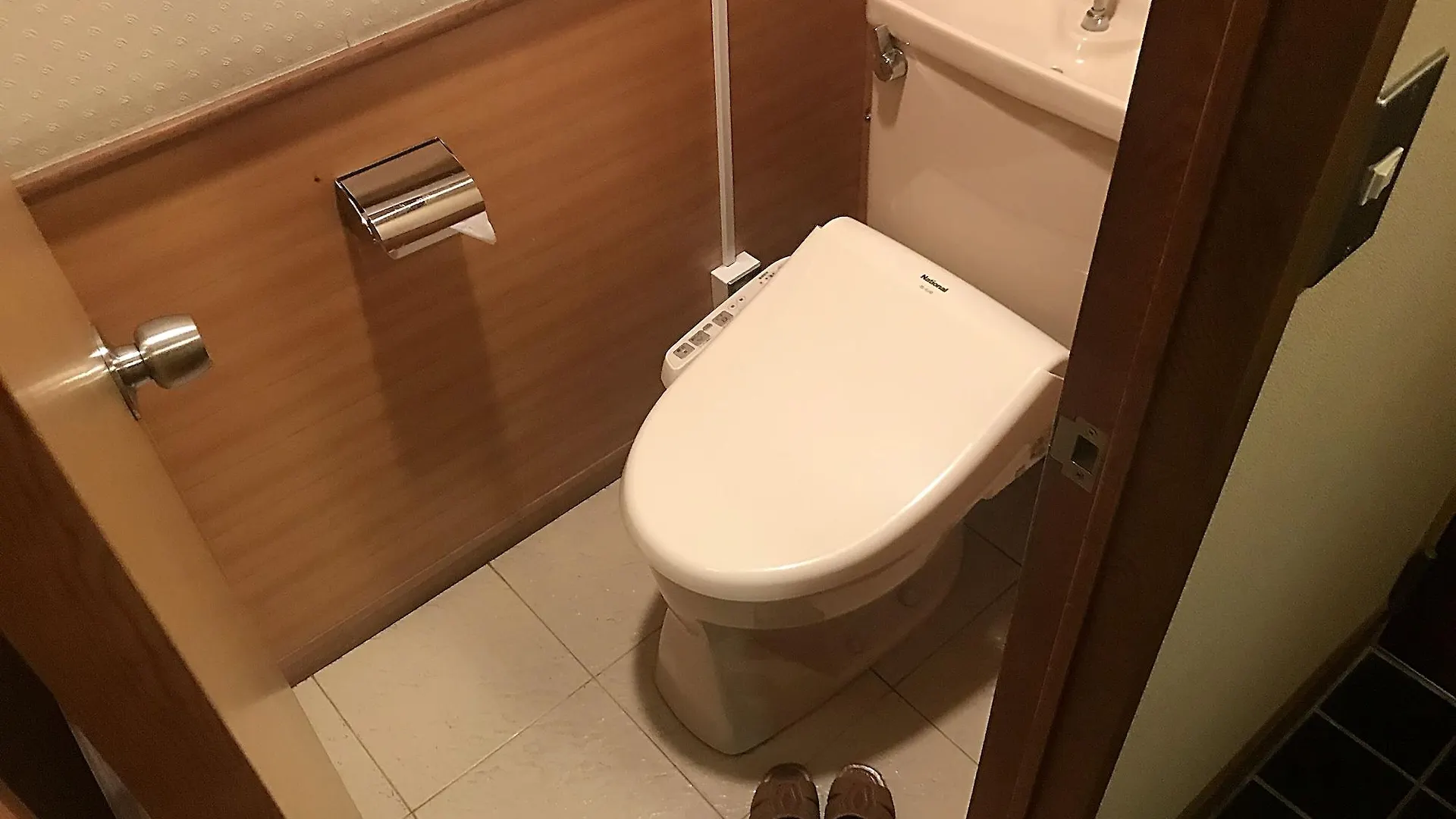 ***  Osaka Ryokan Kuramoto Japan