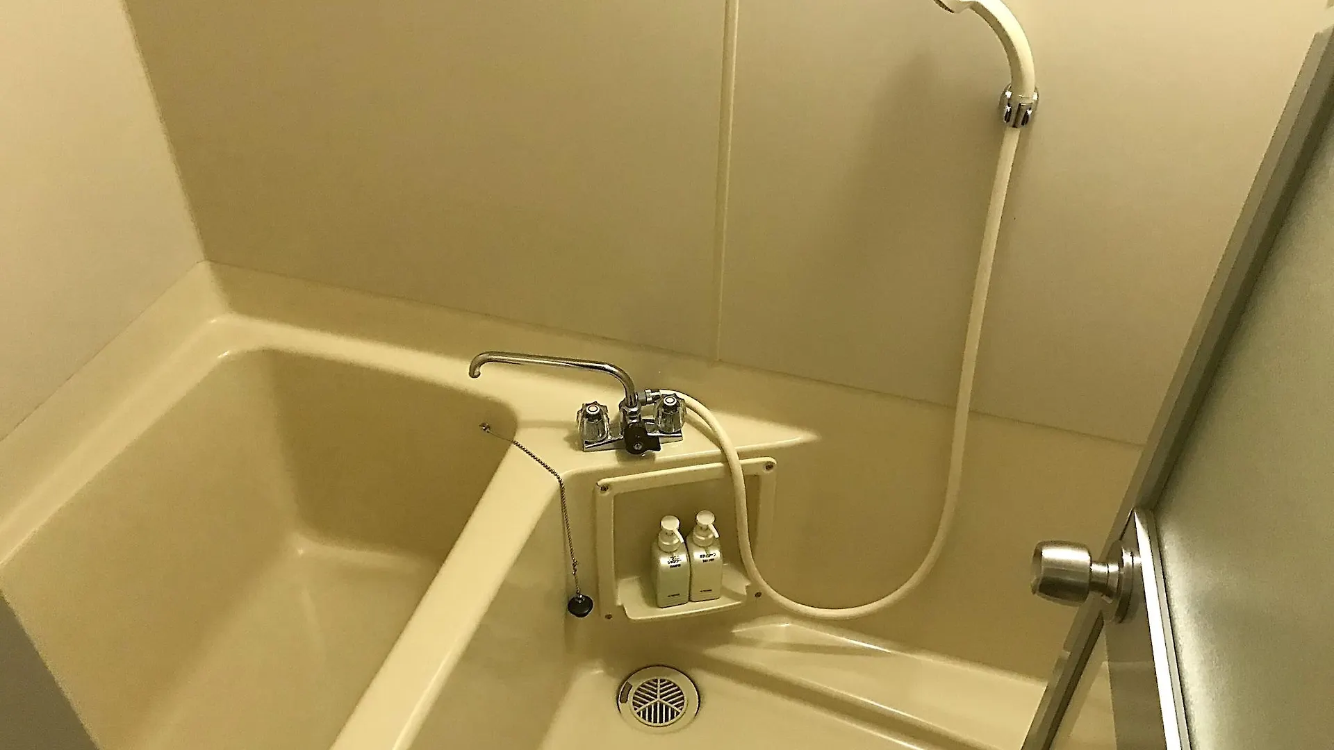 Osaka Ryokan Kuramoto Япония